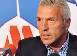 Maritzburg United coach Ernst Middendorp says it is unfair to compare new striker Yakubu Mohammed to the club&#39;s former prolific striker Cuthbert Malajila. - middendorp_interview