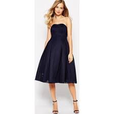 Adesso scegli il tuo proprio abito! Asos Vestito Da Cerimonia A Fascia Con Gonna A Ruota E Tessuto A Rete Blu Navy Stileo It