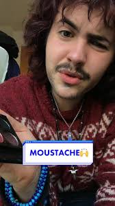 Cómo hacer un bigote perfecto en tutorial de maquillaje