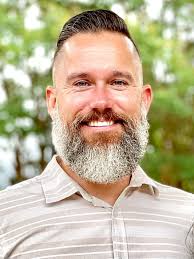 Right side burner has a yellow flame