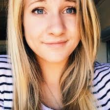 Andrea Beeson's Instagram, Twitter & Facebook