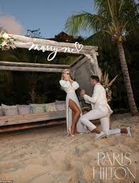 Paris hilton is sliving her best life after boyfriend carter reum got down on one knee on feb. Paris Hilton Engaged To Boyfriend Of One Year Carter Reum Aktuelle Boulevard Nachrichten Und Fotogalerien Zu Stars Sternchen