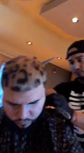 Os cortes masculinos pra 2020, o que é tendência? Farruko Ahora La Tiene De Animal Print Revista Ronda