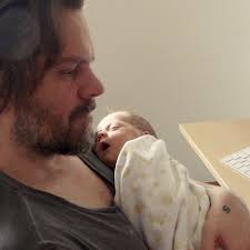 La 10 ani, mă urca mama în tren la budapesta, iar aici, la cluj în gară, mă aștepta florin, tata. Florin Piersic Jr Imagine EmoÅ£ionantÄ Cu Fiul SÄu Divertisment Stiri Eva Ro