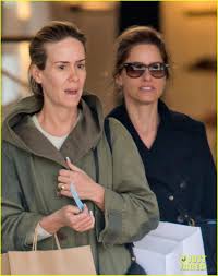 The actresses walked the red carpet together in stunning dresses and held hands while doing interviews and posing for photos. Sarah Paulson Goes Makeup Free While Shopping With Amanda Pe Sarah Paulson Goes Makeup Free While Shopping With Amanda Peet Sarah Sarah Paulson Sarah Actors