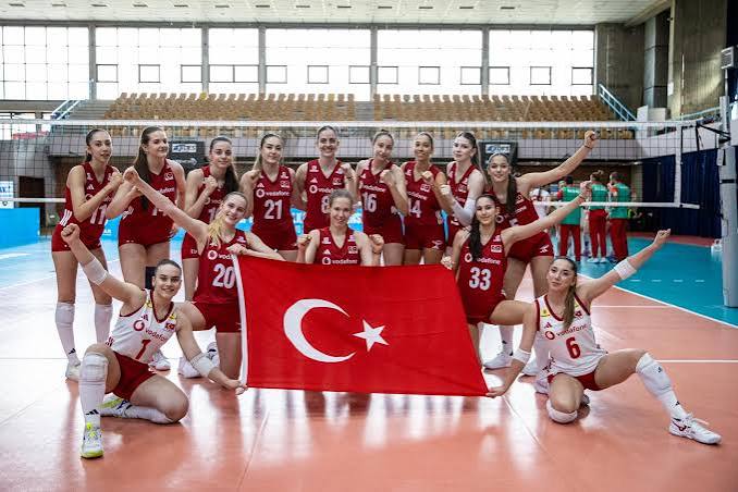 Voleybolda Geleceğin Şampiyonları: U17 Kadın Milli Takımı Balkanları Fethetti!