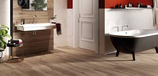 Ecco qualche consiglio per utilizzare al meglio il gres porcellanato effetto legno per il bagno. Piastrelle E Pavimenti Bagno Gres E Ceramica Ceramica Rondine