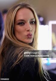 9.333 Model Hannah Stock Photos, High-Res Pictures, and Images