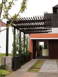 Namun demikian kesalahan memilih model dan desain canopy justru membuat penampilan rumah menjadi tidak serasi. 40 Gambar Model Kanopi Rumah Minimalis Pergola Modern Pergola Patio Patio