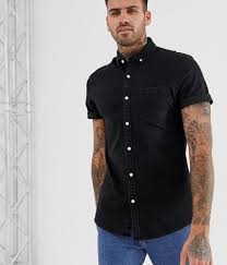 La chemise manche courte fait son grand retour depuis 2 ou 3 ans dans le dressing masculin. Chemises En Denim Comment Trouver La Chemise Parfaite Pour Homme