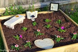 How To Make Your Own Memorial Garden On A Budget Memory Garden Ideas Memorial Garden Pet Memorial Garden