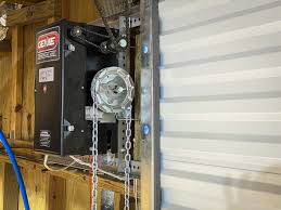 Summer storms brew and lightning strikes or maybe an unfortunate accident wipes out a power line or transformer. Genie Commercial Hoist Opener Review Gcl Mh For Rolling Steel Doors