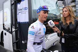 Sur instagram, la consultante de france télévisions a partagé, ce mardi 20 juillet, une photo de son compagnon avec leur fils nino, leur premier enfant. Marion Rousse Julian Alaphilippe Les Andorrans Principaute D Andorre