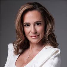 Camila Schick Email & Phone Number