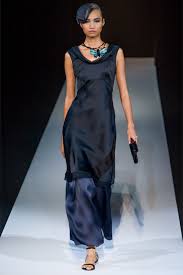 Le star internazionali amano gli stilisti italiani ed anche in questa edizione. Giorgio Armani Abiti Abiti Alla Moda Modelli Di Vestiti Delle Donne