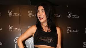 It's je serai riche (i will be rich), not je serais riche. Hande Yener E Karim Ebediyen Benim Olacaksin Diye Mesajlar Atan Takintili Hayran Bu Kez De Gizlice Evine Girdi