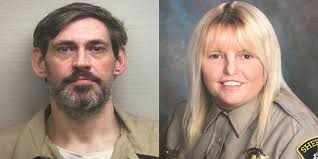 Why did Alabama CO Vicky White help Casey White escape: Red flags