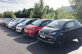 Autovehiculul a cărui masă totală maximă autorizată nu depăşeşte 3.500 kg şi al cărui număr de locuri pe scaune, în afara. Italia Nu Ai Carnet De Conducere Sau Nu Ai Implinit 18 Ani IatÄƒ De Vehicule PoÈ›i Conduce Gazeta RomaneascÄƒ Italia