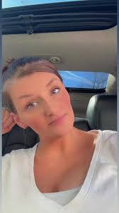 Danielle Woodford's Instagram, Twitter & Facebook