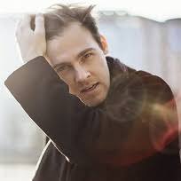 Camille Lou : écoute gratuite, téléchargement MP3, video-clips, bio,  concerts