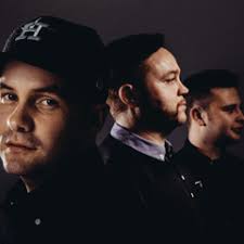 Listen to Andromedik