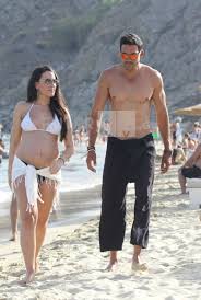 H μαλού κυριακοπούλου είναι το next big thing του ελληνικού τραγουδιού. Maloy Kyriakopoyloy Boyties Me Ton Agaphmeno Ths Ligo Prin Er8ei Ston Kosmo To Mwro Toys Fwtografies Zinapost Gr