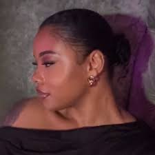 난 가능해. 우리는 줌으로 논의할 수 있습니다