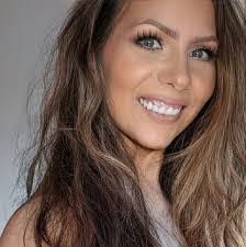 Tasha Henderson's Instagram, Twitter & Facebook