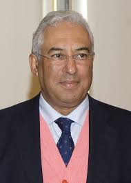 Mãos que aplaudem e mãos que acariciam. Antonio Costa Alchetron The Free Social Encyclopedia