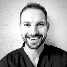 Dr. Grant Nolan shares why he became a surgeon, and the goals of MyOpNotes,  a digital platform which he co-founded to help surgeons write high-quality  documentation and improve hospital reimbursement. It's all