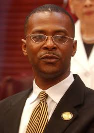 Coliseum Authority chairman steps down