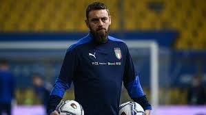 He also makes a playable appearance in neo geo battle coliseum. Serie A Daniele De Rossi Wegen Corona Ins Krankenhaus Eingeliefert