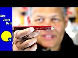 Leah Bolden Shows The Beauty of The Carpenter Pencil's Design