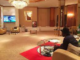 Serving the best of west african cuisine. 11 Seltene Fotos Und Videos Von Der Aso Rock Presidential Villa