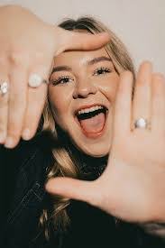 Crissy Foster's Instagram, Twitter & Facebook