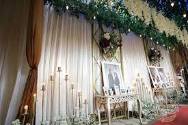 Pasalnya jumlah pasangan yang mengusung tema dan juga dekorasi pernikahan ini sudah cukup banyak. Riri Recky Dekorasi Wedding Murah Cantik Di Bandung Garut