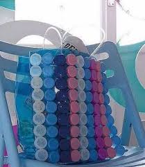 Pour démarquer la bouche et les yeux. 51 Facons Amusantes De Recycler Les Bouchons De Bouteille