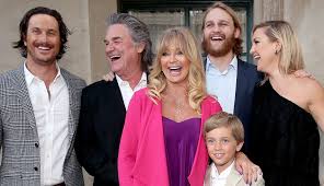 Goldie hawn was on the late late show with james corden tuesday night, where she talked about meeting goldie hawn, bette midler, diane keaton comedy pitch 'family jewels' acquired by new. Goldie Hawn Parenting Role Model And Hollywood Icon