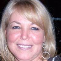 Nicole Lariviere's Instagram, Twitter & Facebook