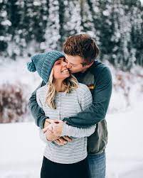 Engagement Pose Ideas Couple Photography Winter Winter Engagement Pictures Cute Engagement Photos