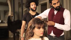 Modele coiffure femme 50 ans. Quelle Coiffure Pour Un Visage Rond Elle Coifure Youtube