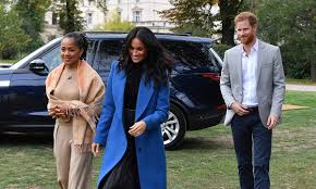 Learn about her mother's side of the family, including doria's father alvin ragland. Pregnant Meghan Markle Being Comforted By Mother Doria Ragland While Prince Harry Attends Funeral Hello