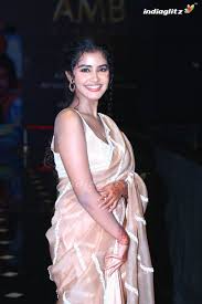 Anupama Parameshwaran Photos - Malayalam Actress photos, images, gallery,  stills and clips - IndiaGlitz.com