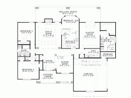 Traditional Style House Plan 3 Beds 2 Baths 1969 Sq Ft Plan 17 2831 Open Floor House Plans House Plans One Story Floor Plans Ranch