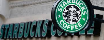 un logo de starbucks en un cartel