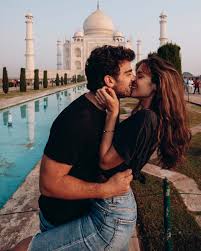 Good locations for cute couple poses. 15 Couple Photos That Will Make You Believe In Love Again Stay Close Travel Far