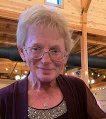 Candy Irwin's Instagram, Twitter & Facebook