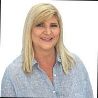 Erin Heine's Instagram, Twitter & Facebook