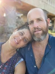 What houses are available for long-term rent near Arillas beach?