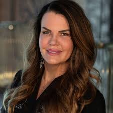 Sarah Massey's Instagram, Twitter & Facebook